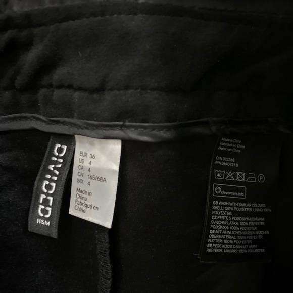 🖤🖤H&M Black Overall Dress 🖤🖤 - Picture 4 of 4